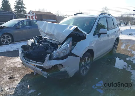 2017 Subaru Forester 2.5I Premium z USA, uszkodzony, nr VIN JF2SJAGC2HH431546